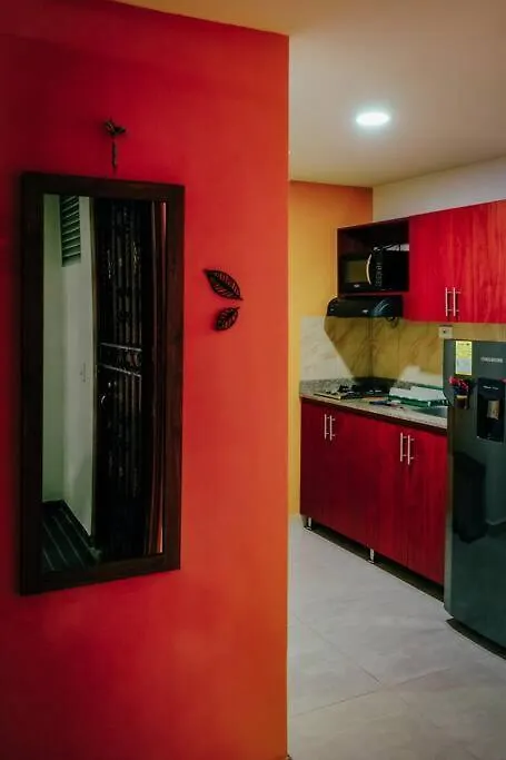 Lindo Apartamento Con Patio Privado. Medellín Appartement