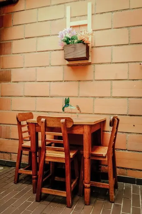 Lindo Apartamento Con Patio Privado. Medellín
